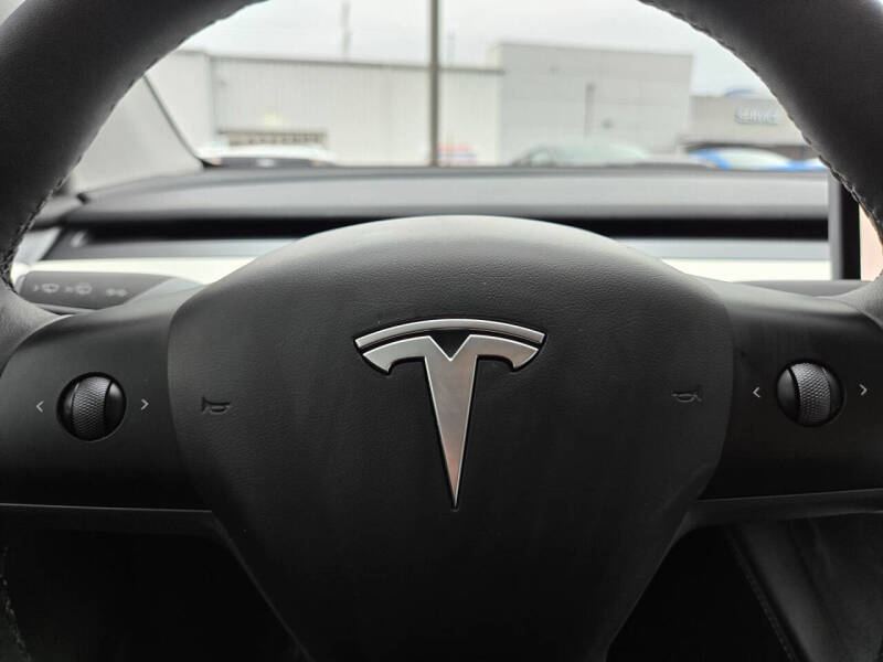 2023 Tesla Model Y Performance