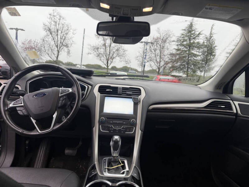 2016 Ford Fusion Hybrid SE