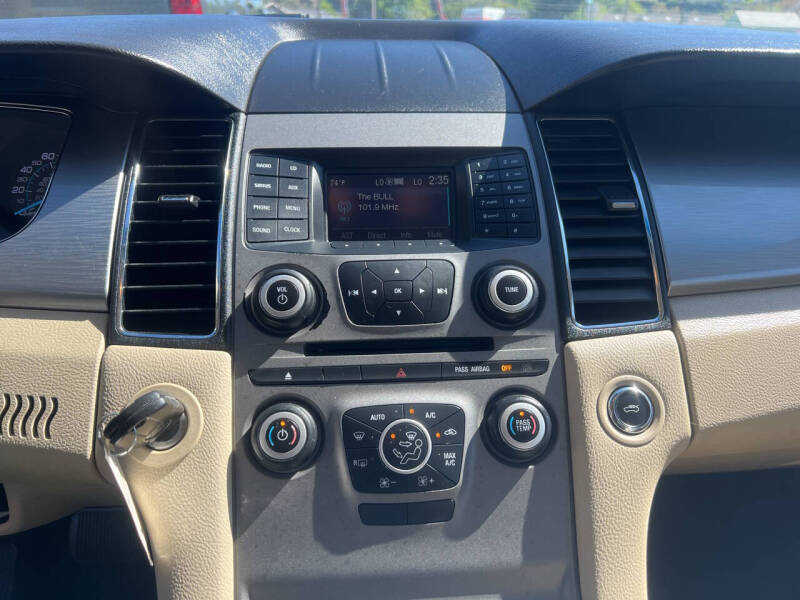 2017 Ford Taurus SEL