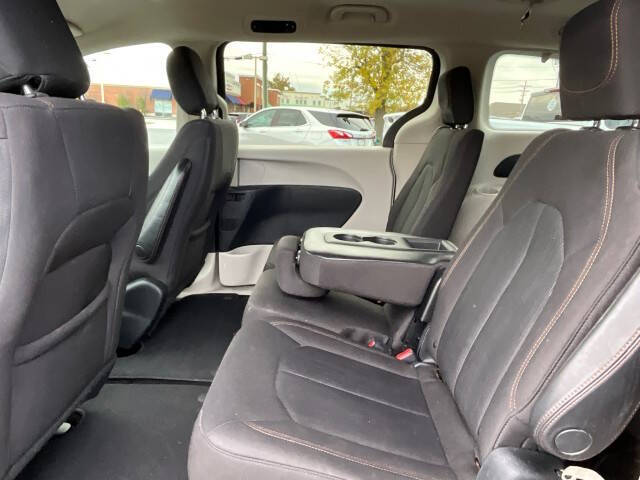 2017 Chrysler Pacifica LX