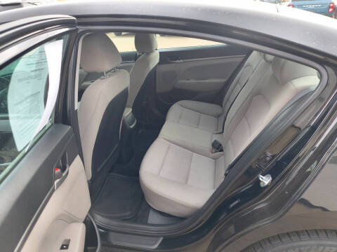 2018 Hyundai Elantra SE