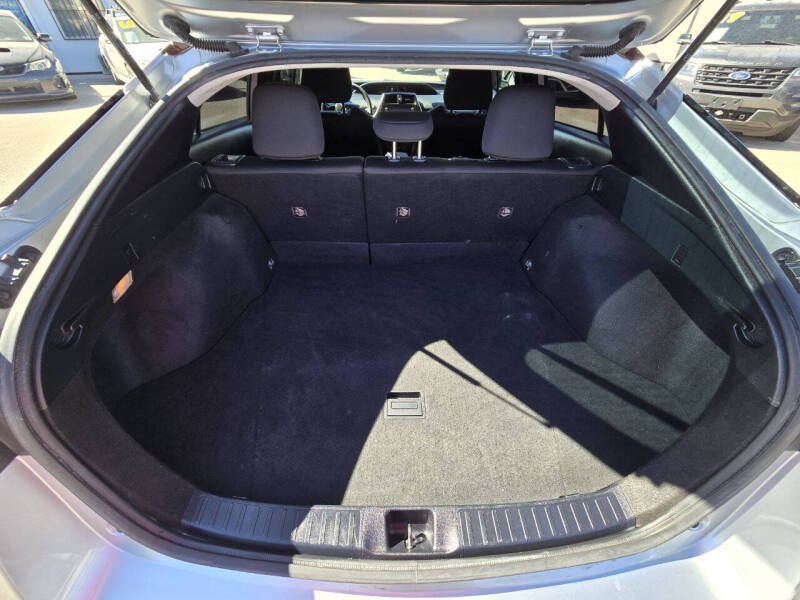 2021 Toyota Prius LE