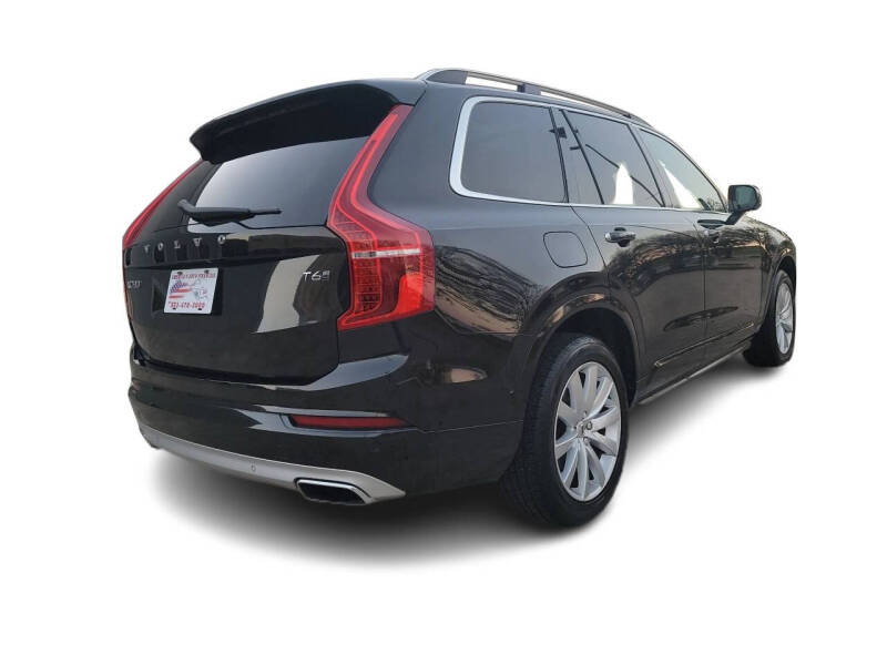 2016 Volvo XC90 T6 Momentum
