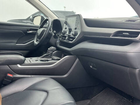 2022 Toyota Highlander Hybrid XLE