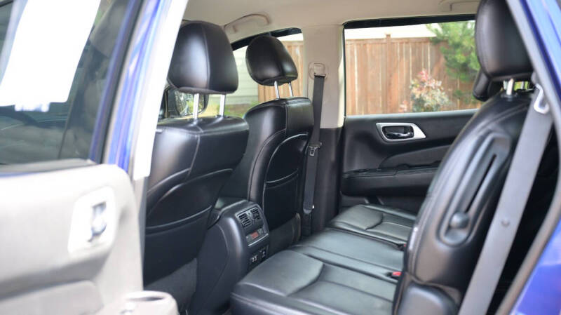 2020 Nissan Pathfinder SL