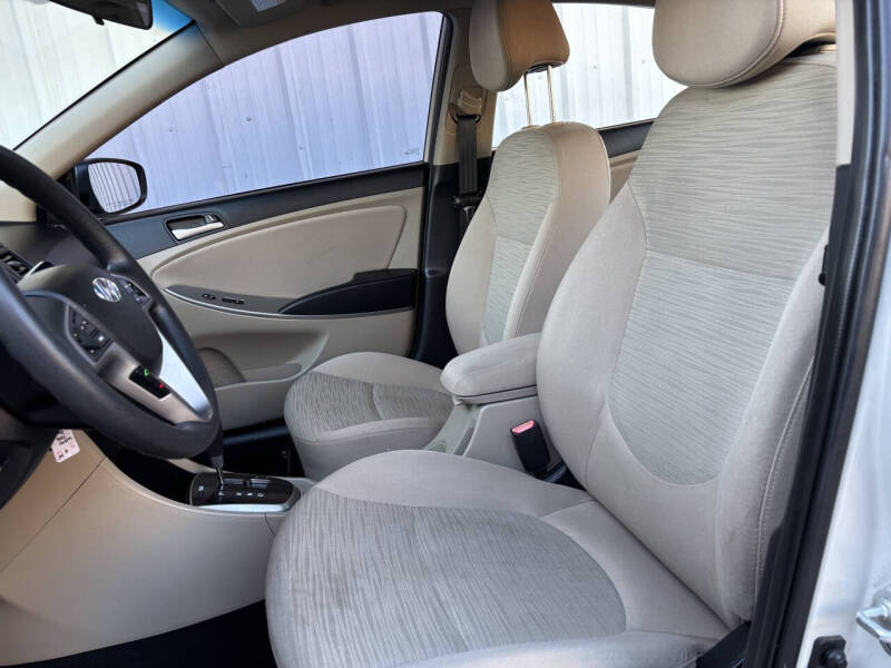 2016 Hyundai Accent SE