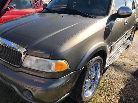 2002 Lincoln Navigator for sale at Simmons Auto Sales in Denison TX