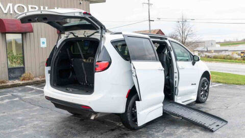 2023 Chrysler Pacifica Touring L