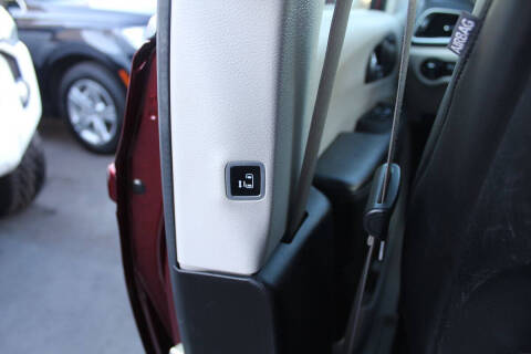 2017 Chrysler Pacifica Hybrid Platinum