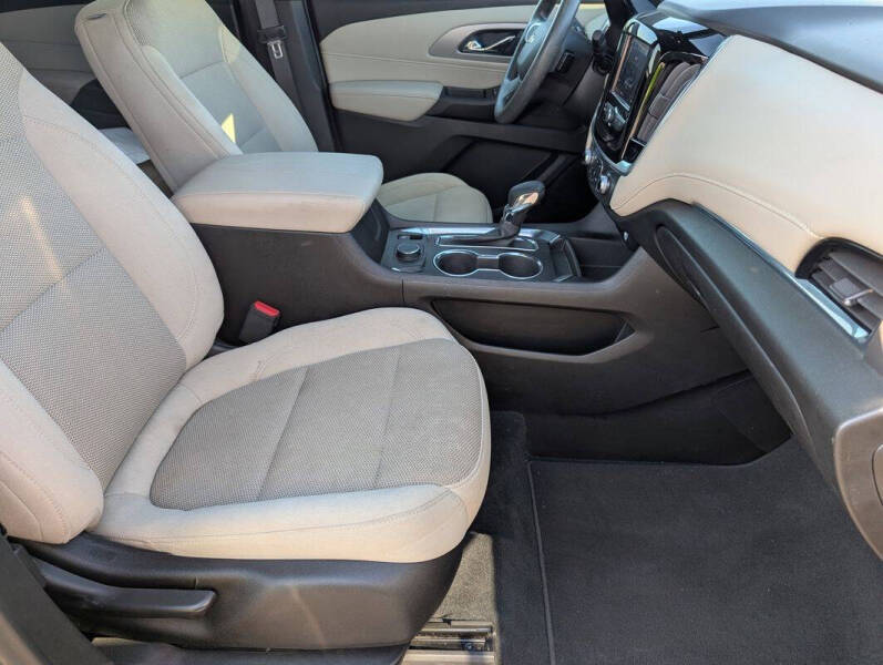 2022 Chevrolet Traverse LS