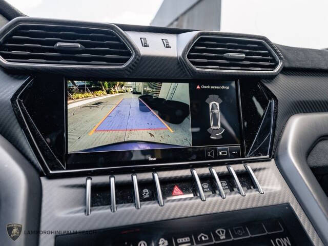 2023 Lamborghini Urus Performante
