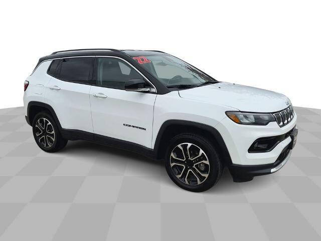 Used 2022 Jeep Compass Limited with VIN 3C4NJDCB8NT145448 for sale in Waterloo, IA