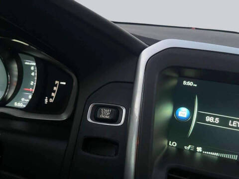 2016 Volvo XC60 T5 Drive-E Premier