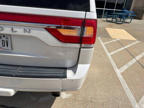 2017 Lincoln Navigator Select