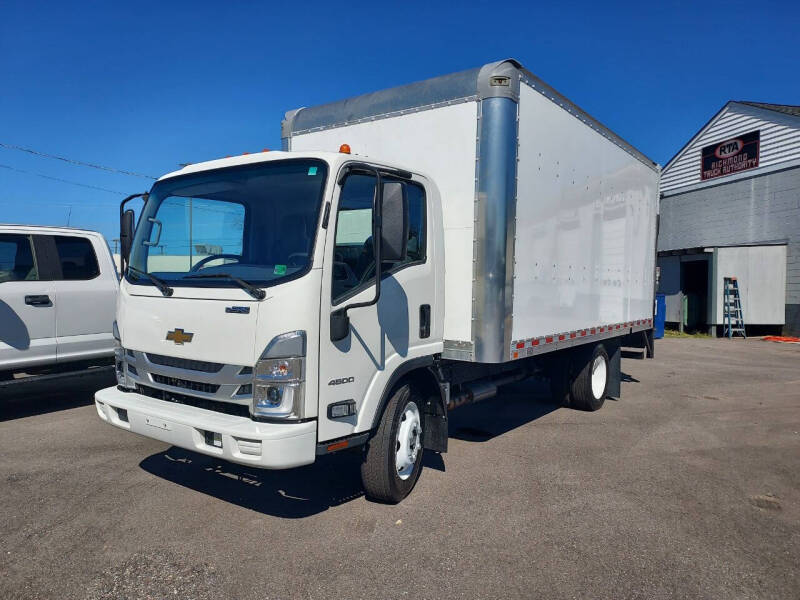 2023 Chevrolet Low Cab Forward Base's photo