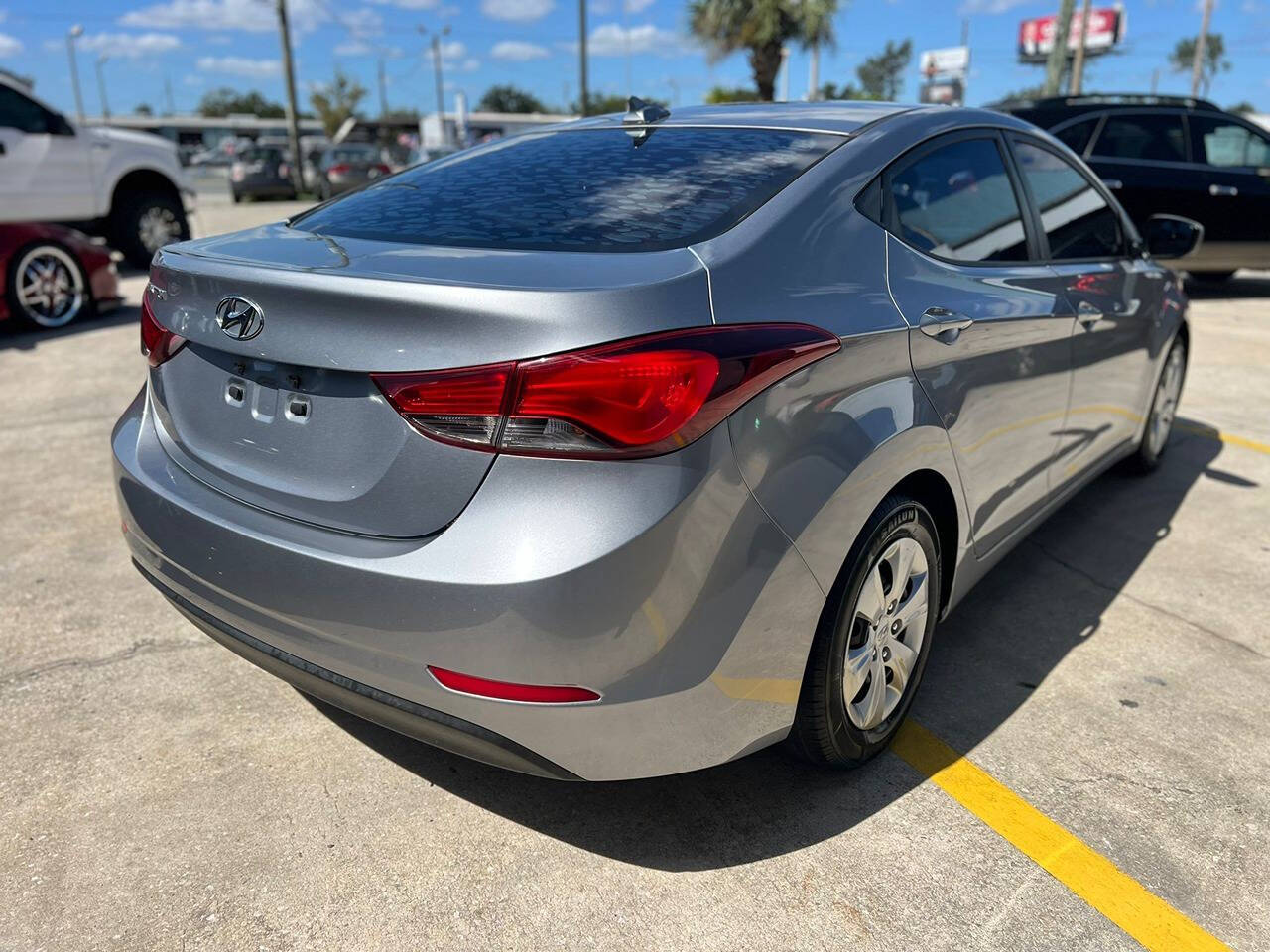 2016 Hyundai ELANTRA for sale at SUR Colombiano LLC in Kissimmee, FL