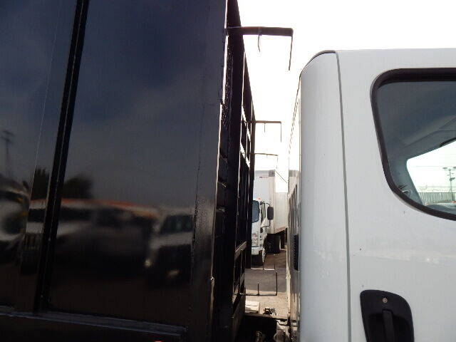 2015 Freightliner M2 106