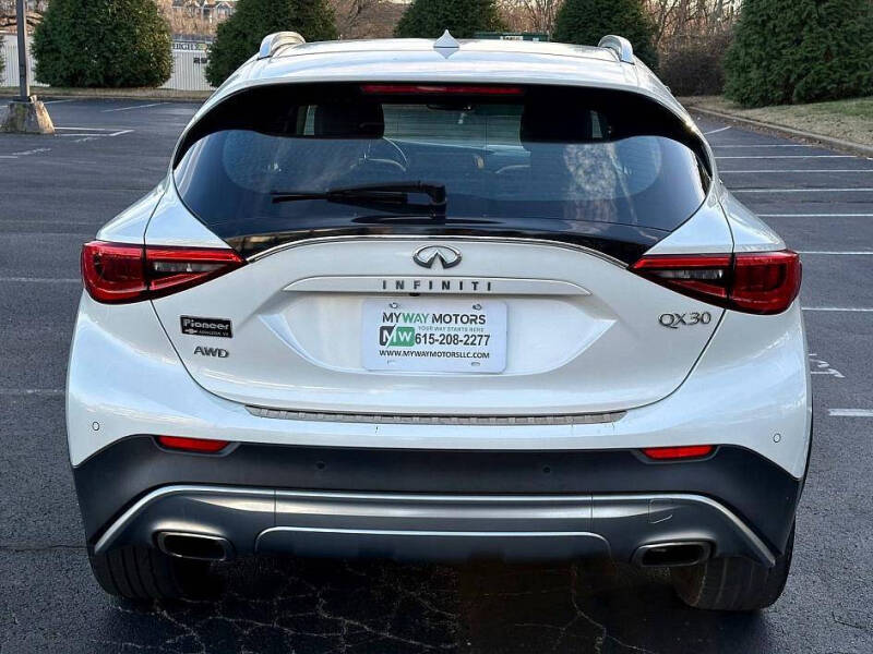 2017 Infiniti QX30