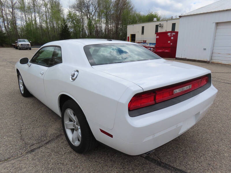2013 Dodge Challenger SXT Plus