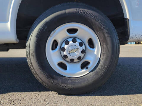 2024 Chevrolet Express 2500