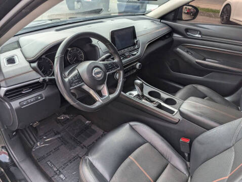 2022 Nissan Altima 2.5 SR