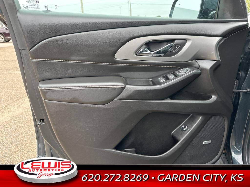 2020 Chevrolet Traverse for sale at Lewis Chevrolet of Garden City in Garden City, KS