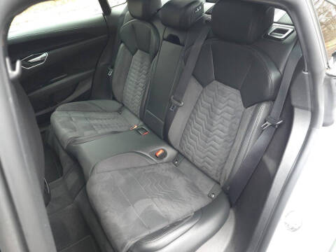 2022 Audi e-tron GT quattro Premium Plus