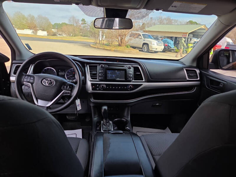 2017 Toyota Highlander LE