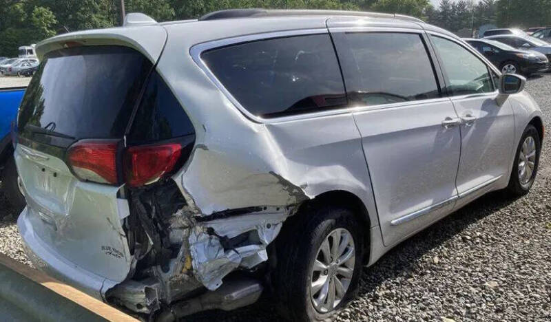 2017 Chrysler Pacifica Touring-L