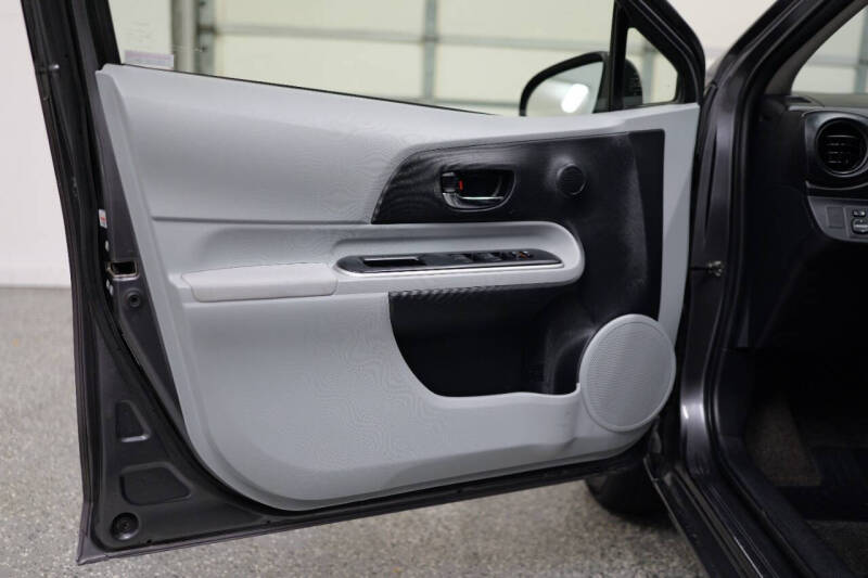 2014 Toyota Prius c Two