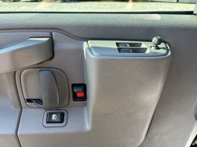 2025 Chevrolet Express 2500