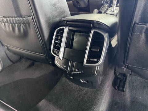 2018 Porsche Cayenne Platinum Edition