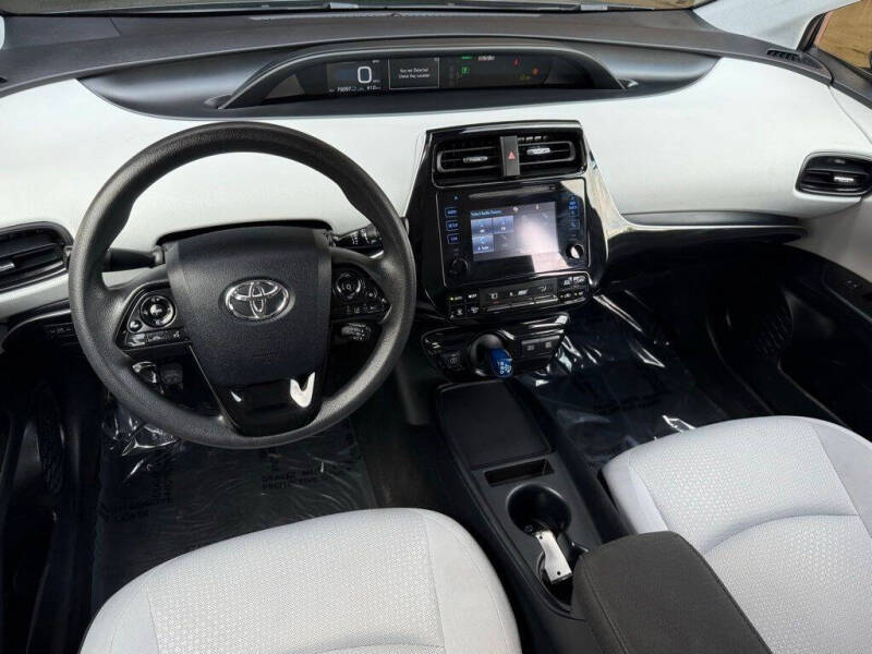 2019 Toyota Prius LE