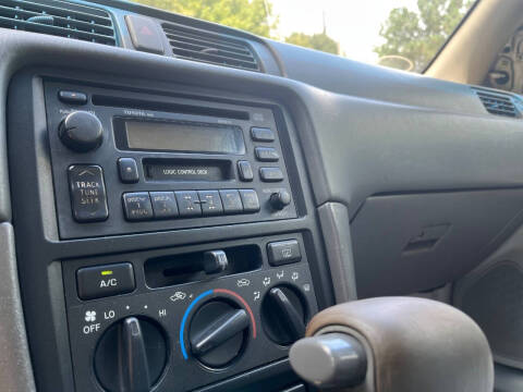1999 Toyota Camry LE