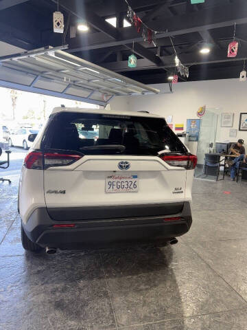2023 Toyota RAV4 Hybrid XLE