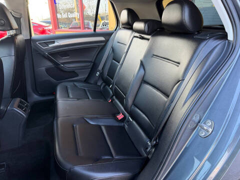 2017 Volkswagen Golf TSI Wolfsburg Edition