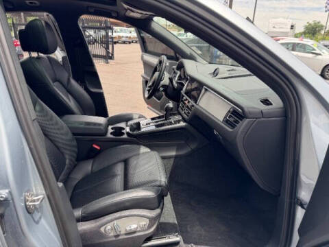 2024 Porsche Macan T