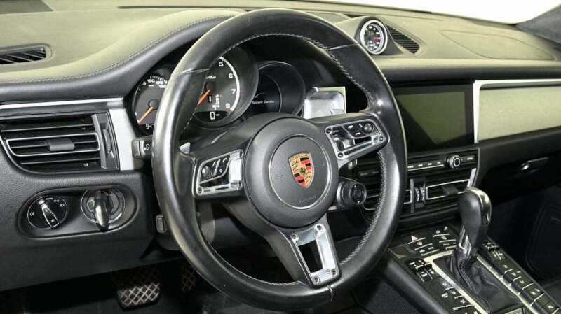 2021 Porsche Macan Turbo