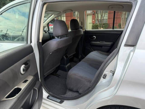 2011 Nissan Versa 1.8 SL
