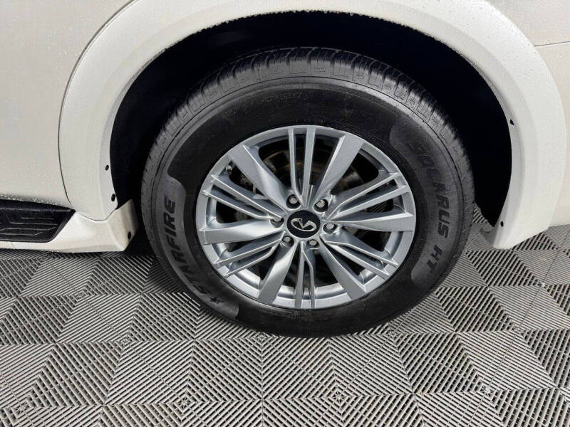 2024 Infiniti QX80 Luxe