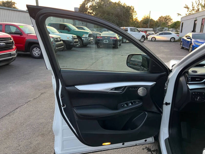 2019 Infiniti QX50 Essential