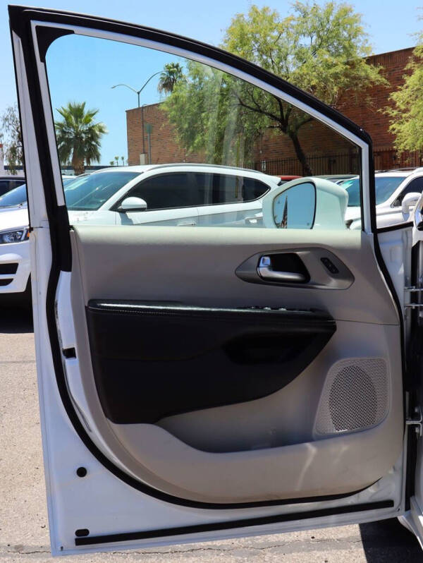 2022 Chrysler Pacifica Touring L