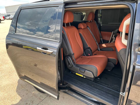 2024 Kia Carnival SX