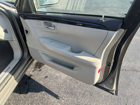 2011 Cadillac DTS Luxury Collection