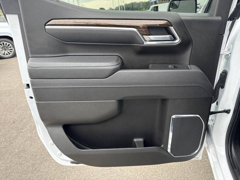 2025 GMC Sierra 1500 Elevation Standard