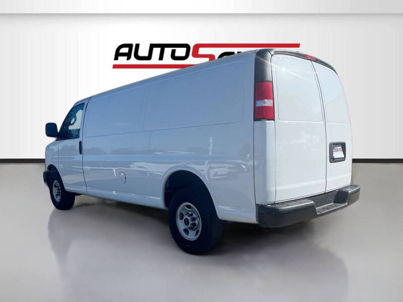 2023 GMC Savana 2500