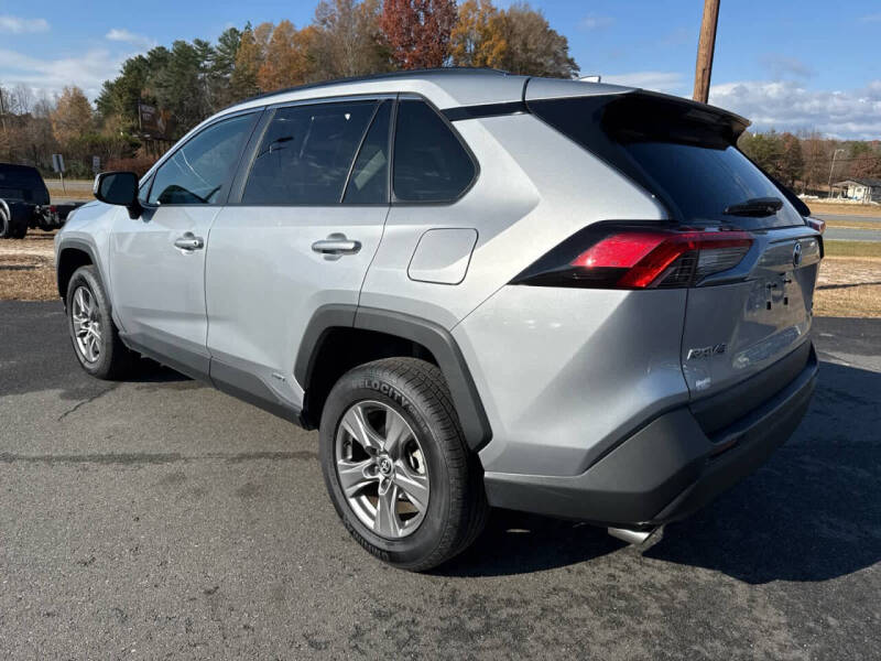 2024 Toyota RAV4 Hybrid XLE