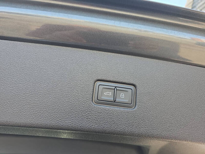 2021 Audi Q8 quattro Premium Plus 55 TFSI