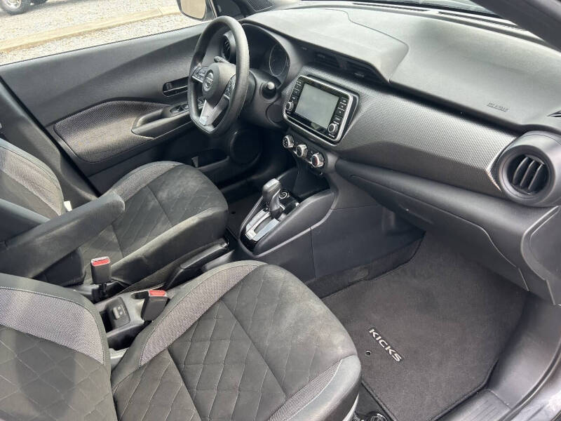 2020 Nissan Kicks S
