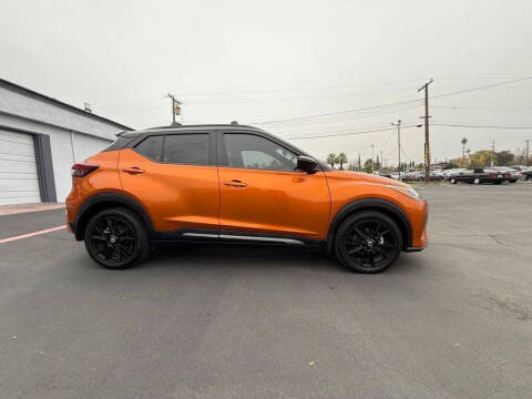 2021 Nissan Kicks SR